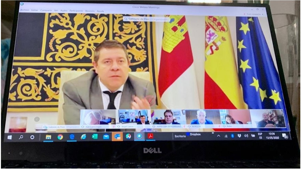 El representante de la demarcación de Castilla-La Mancha de COITT se reúne con el presidente de la región, Emiliano García Page