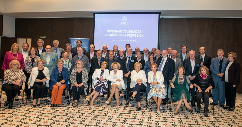 El COITT reconoce a los ingenieros técnicos de telecomunicación que cumplen 50 años en la profesión y a la primera promoción de imagen y sonido