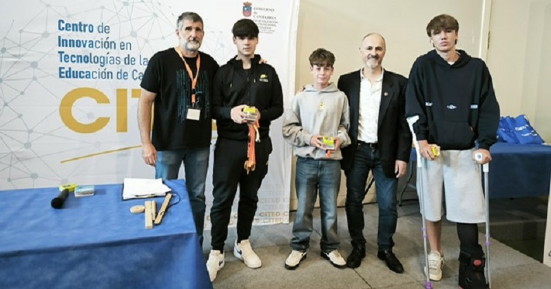 AGITTCAN entrega el premio al mejor proyecto IoT en el XIII Cantabrobots