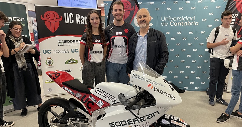 AGITTCAN en la presentación de la moto de la competición MOTOSTUDENT